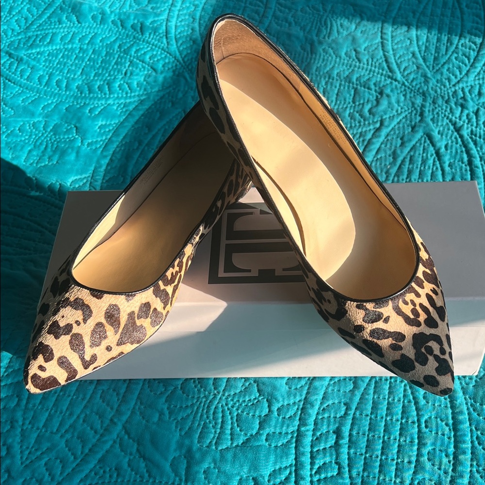 Ivanka Trump Brown and Black Flats Sleek Loafers